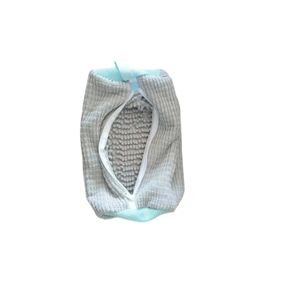 Elevate shoe care with this luxurious Laundry Bag for Washing Machines. Zippered design with rich internal fluff safeguards sneakers and casual shoes during every cycle.